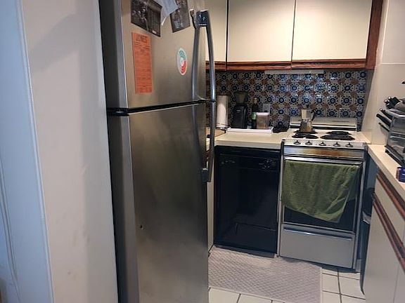 4th image of 246 Marlborough St APT 5