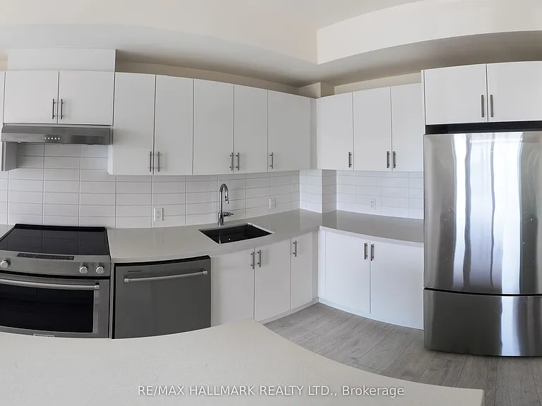 8960 Jane St #912 — Photo 9