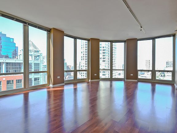 5th image of 345 N La Salle Dr APT 2301