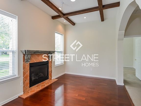 4th image of 4424 Comanche Trail Blvd