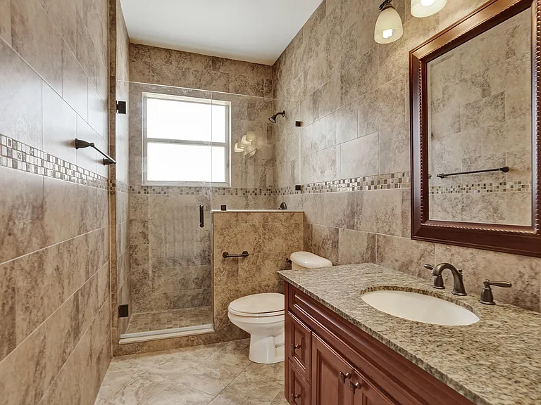 4214 NW 38th Dr — Photo 48
