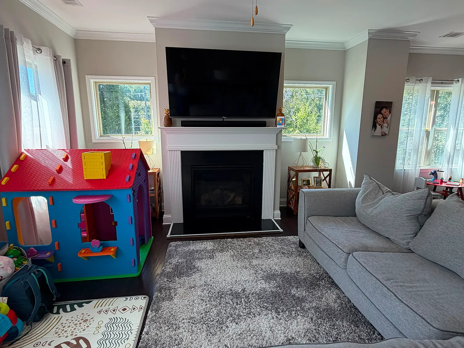 4 bed, 2.5 bath, 2432 sqft, $3,690 — Photo 4