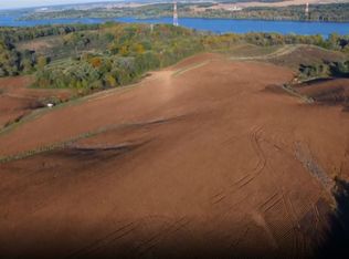 25400 Great River Rd, Le Claire, IA 52753