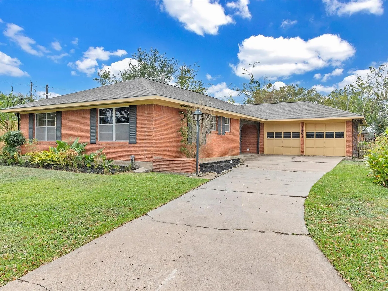 3 bed, 1680 sqft, $2,850 — Photo 1