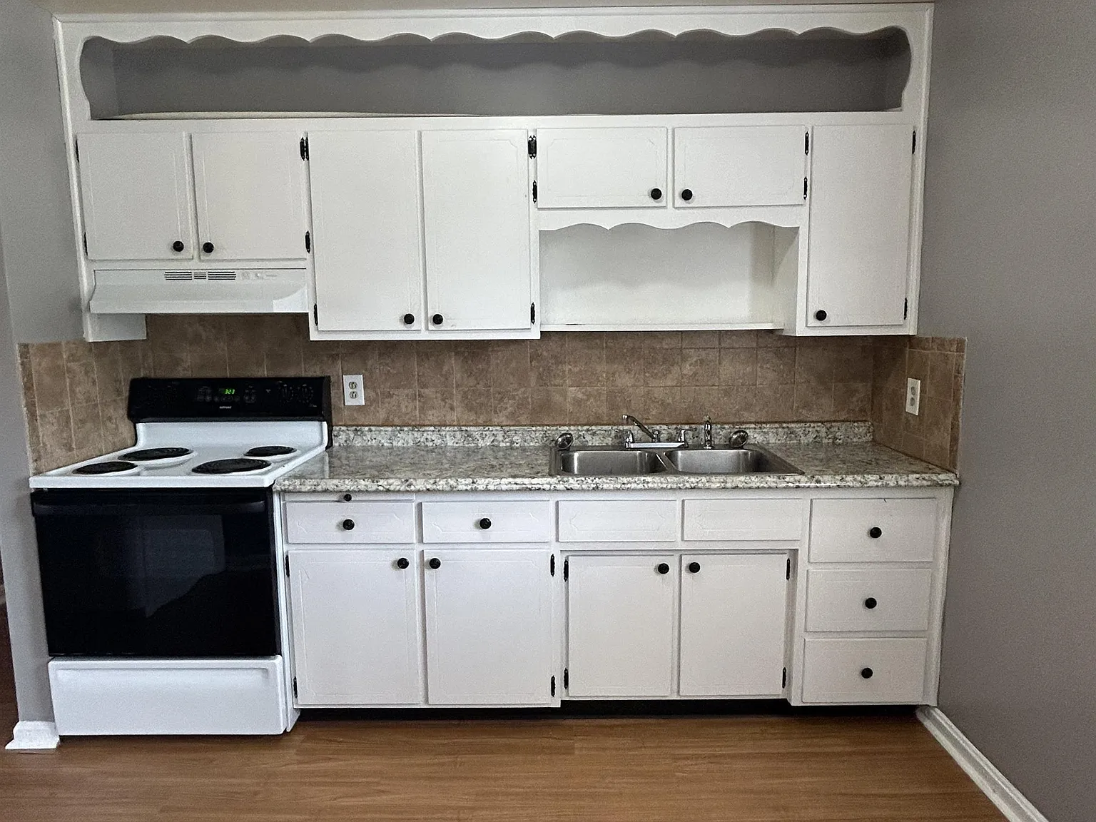 336 Idlewylde Drive - 3 — Photo 3