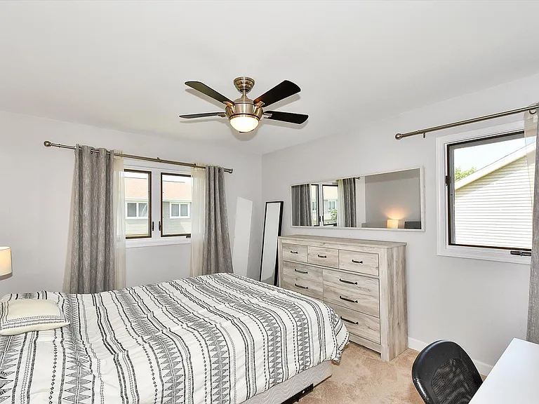 17323 Lakebrook Dr — Photo 21