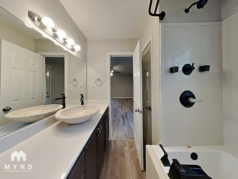 464 Windridge Point — Photo 15