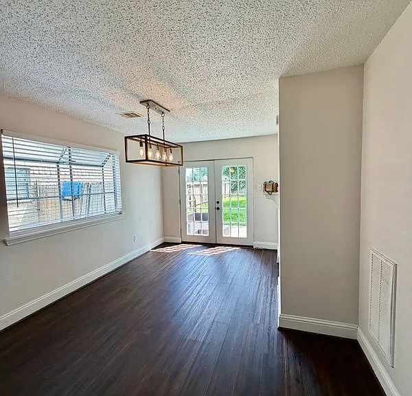 18210 Almonte Ln — Photo 9