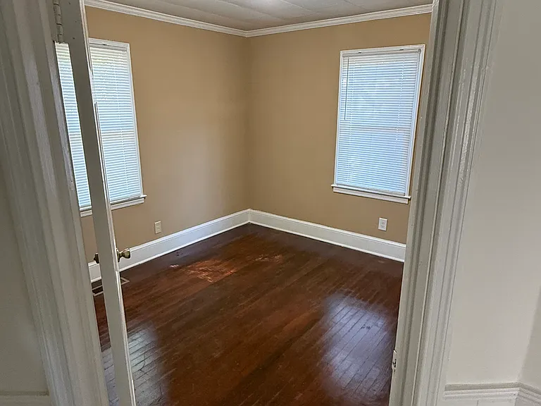 209 Cecil Dr — Photo 8