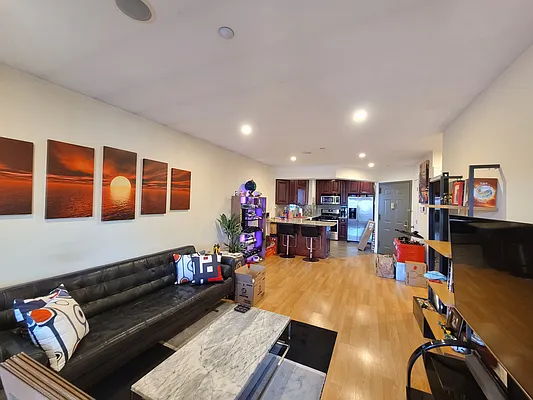 Rented by Bouklis Group | media 5