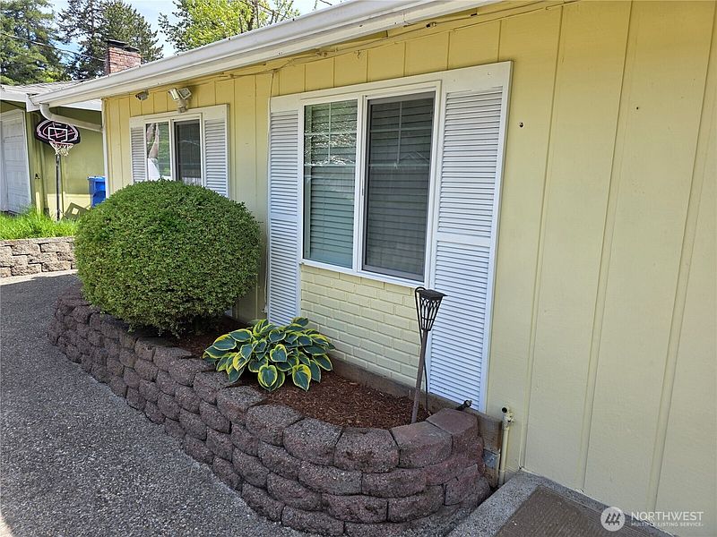 3rd image of 11211 SE 223rd Place