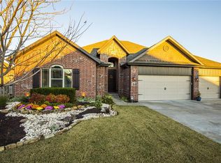 6303 S 57th St, Rogers, AR 72758