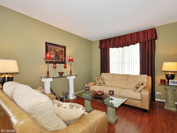 3rd image of 2896 Fairmont Ave