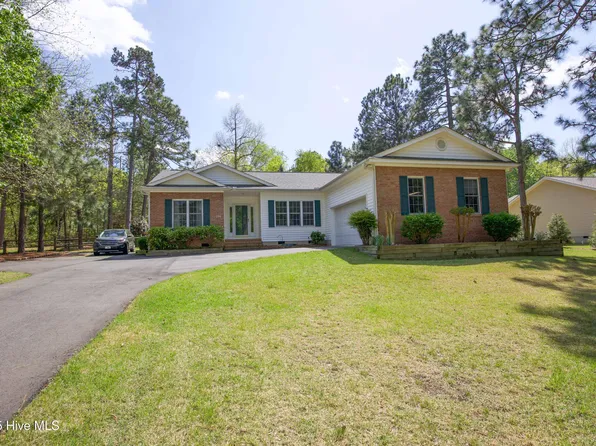 126 Pinecone Court, West End, NC 27376