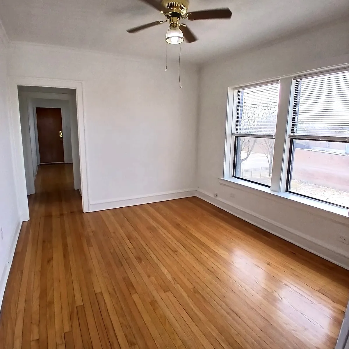 Building Photo - 4810 W Armitage Ave #3