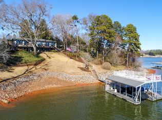 2475 Hawthorne Ln, Gainesville, GA 30506