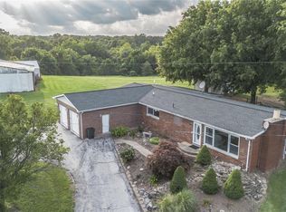 1504 Straube Ln, Brighton, IL 62012