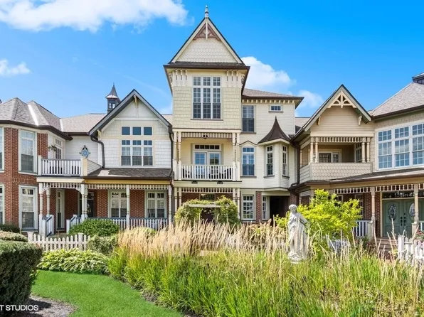 4139 Royal Mews Cir, Naperville, IL 60564