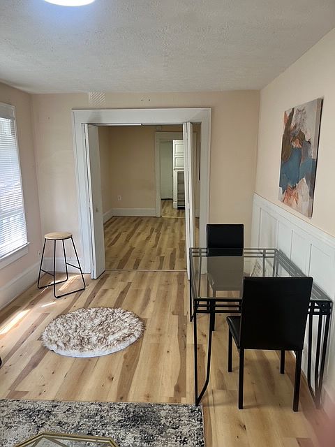 1st image of 823 Lee Dr APT 1