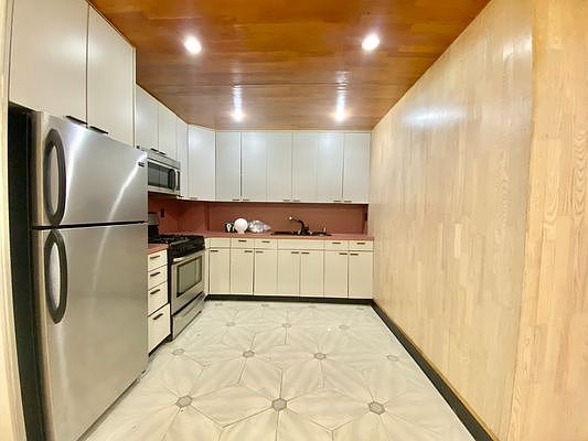 1st image of 8854 17th Ave #2