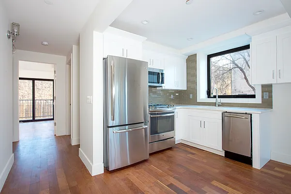 Rented by Compass | media 10