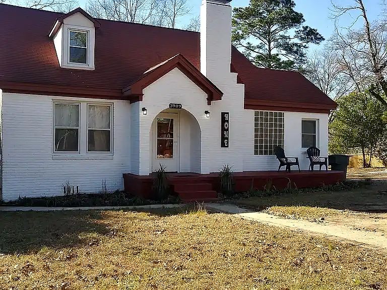 1st image of 3909 Margrave Rd