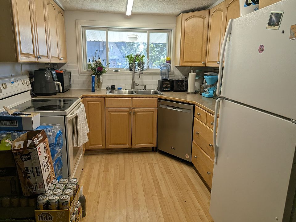2nd image of 107 E 1 N