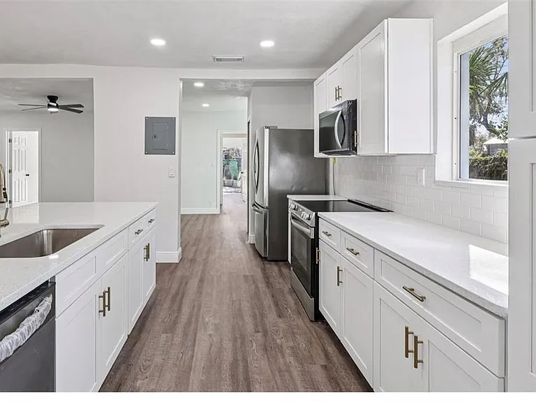 6709 Hill Top Rd — Photo 2