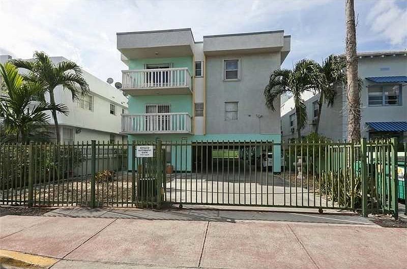 1st image of 1530 Pennsylvania Ave APT 302