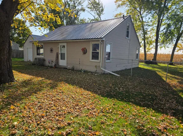1904 22nd Dr SW, Austin, MN 55912