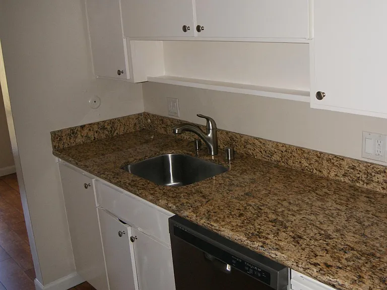 490 N Civic Dr #413 — Photo 3