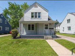 424 4th St, Wyandotte, MI 48192