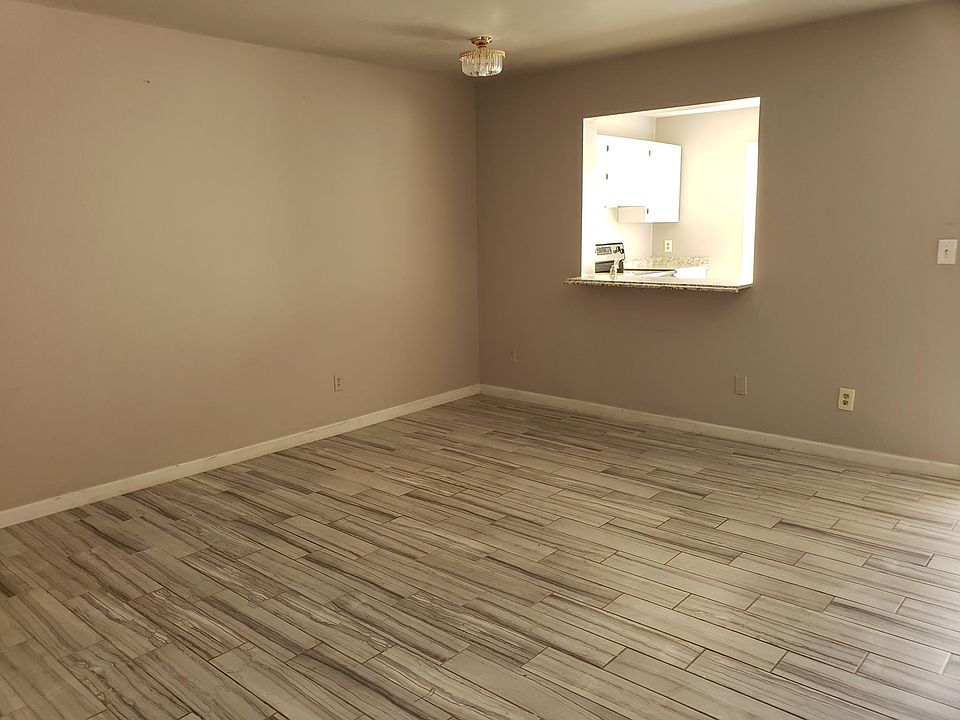 2nd image of 6745 Magnolia Ct