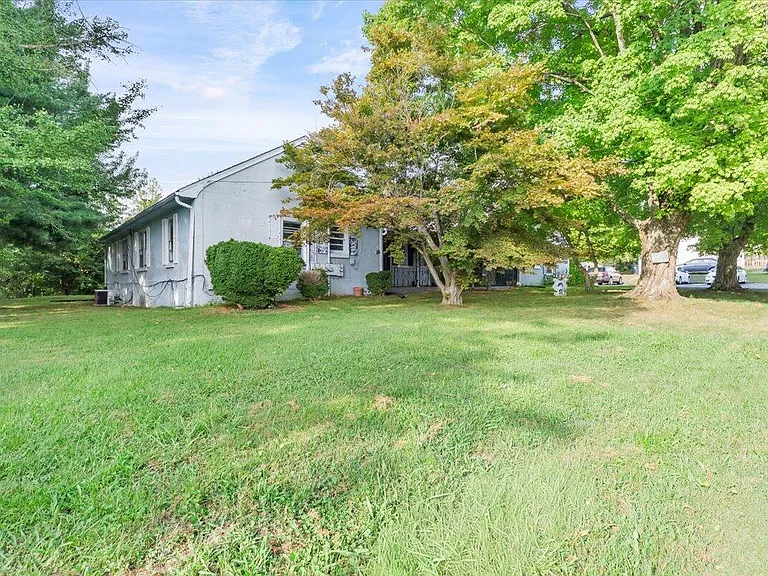 704 Blue Ridge Ave — Photo 9