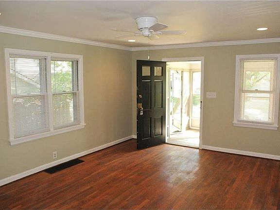 4th image of 6032 Winthrop Ave