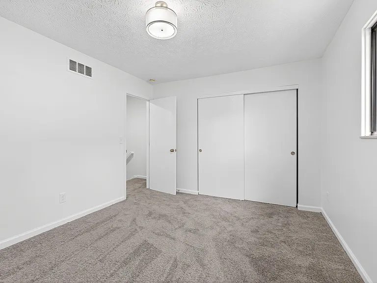 975 Hidden Acres Ct — Photo 18