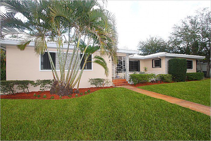 1st image of 301 NE 93rd St