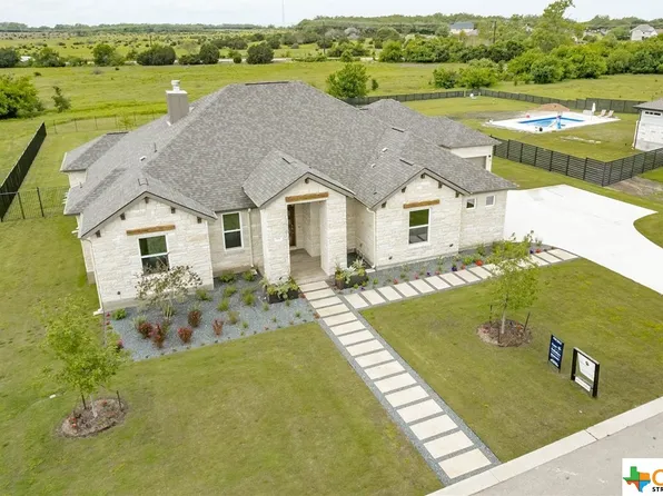 104 Huerta Rd, Florence, TX 76527