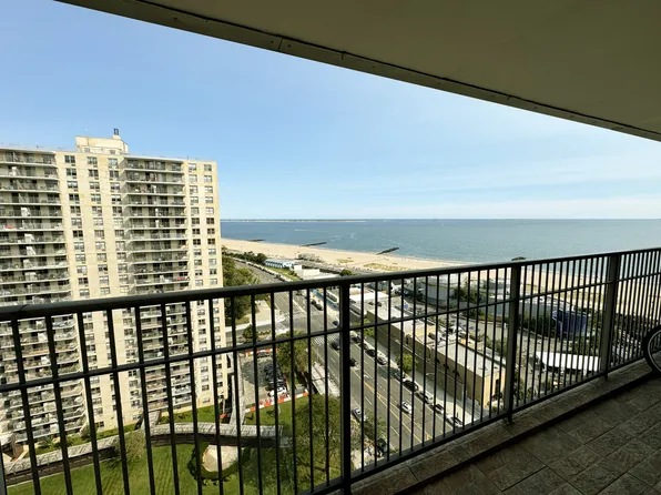 601 Surf Avenue image 15 of 23