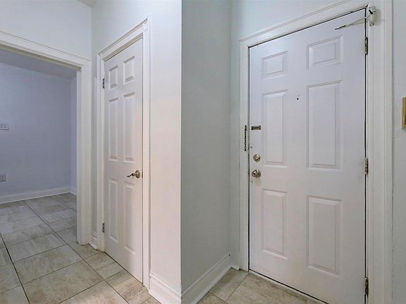 4th image of 6045 Boulevard East APT 7E