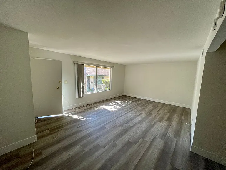 17854 Linda Dr — Photo 2