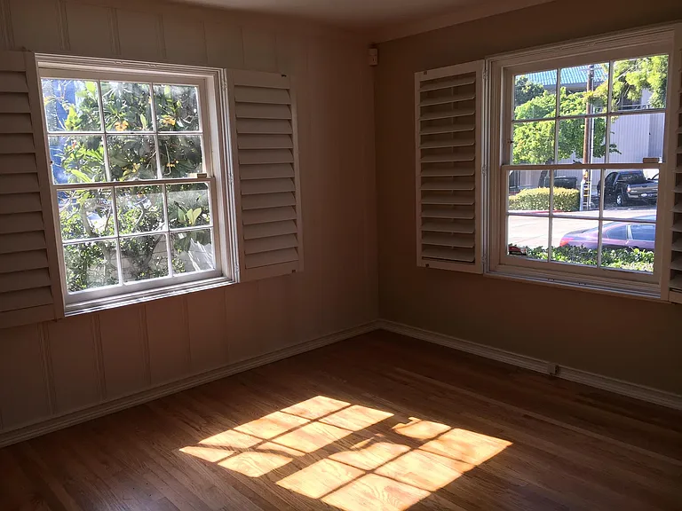 1121 Virginia Way — Photo 16
