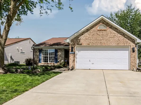 9658 Fireside Ln, Fishers, IN 46038