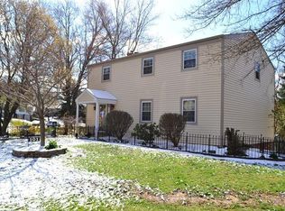 101 Crestwood Dr, Mcknight, PA 15237