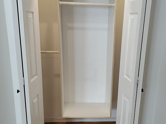 3rd image of 1128 N Winchester Ave #1AR
