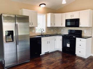 38 Hilltop Ln, Waconia, MN 55387