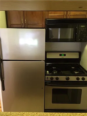 Rented by Akam Sales and Brokerage | media 18