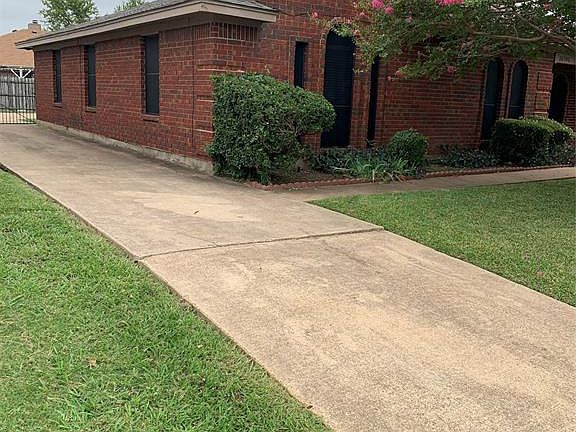 3rd image of 10541 Flamewood Dr