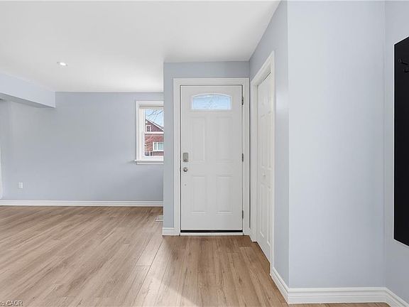 4th image of 6581 Riall St