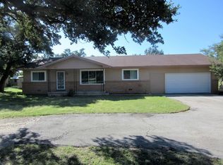 405 E Oak St, Eden, TX 76837